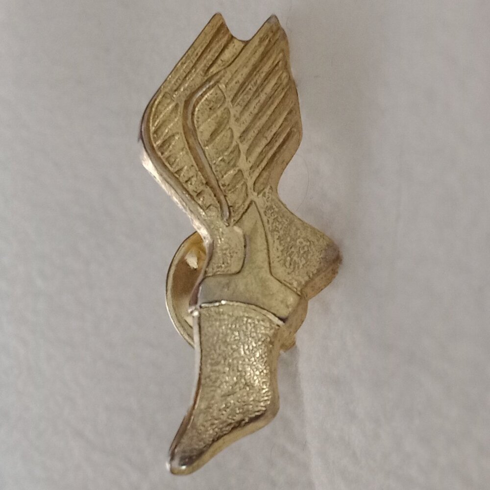 Winged Foot Tac Pin